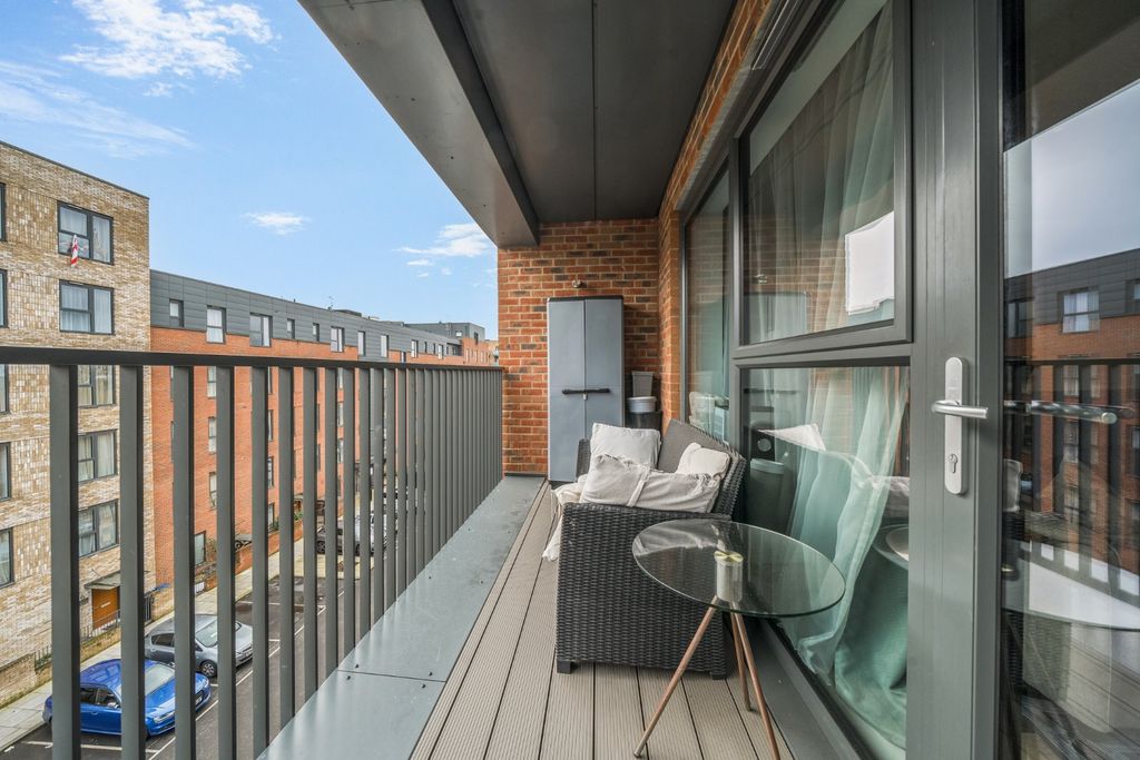 Property photo 2 of 18 Picture No. 21