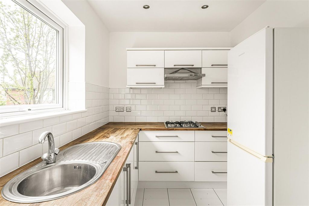 Property photo 2 of 14 2