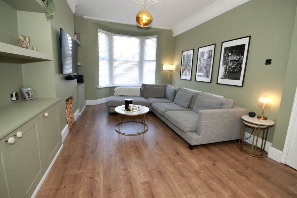 Property photo 2 of 21 Picture No. 06