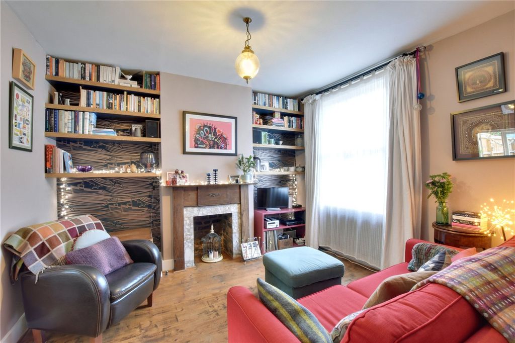 Property photo 3 of 22 Picture No. 04