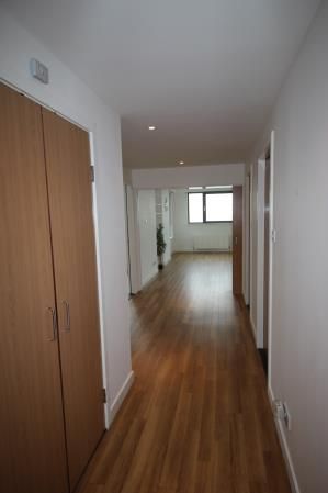 Property photo 2 of 25