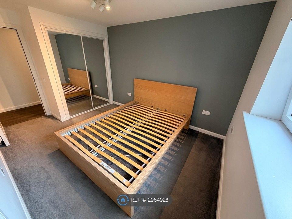 Property photo 3 of 9 Master Bedroom
