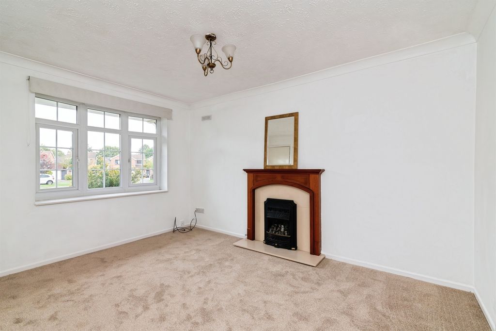 Property photo 2 of 19