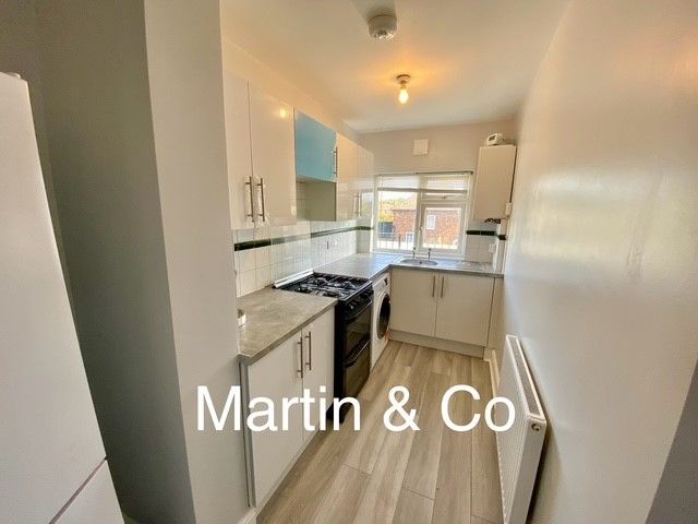 Property photo 2 of 10 Kitchen