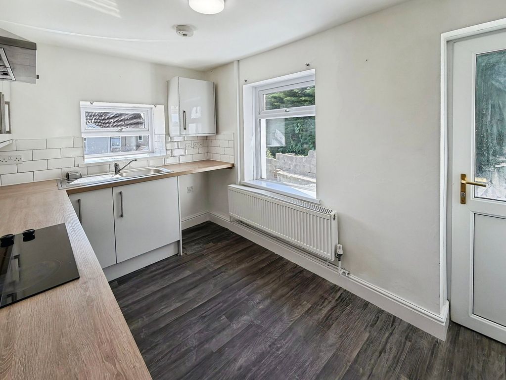 Property photo 3 of 28