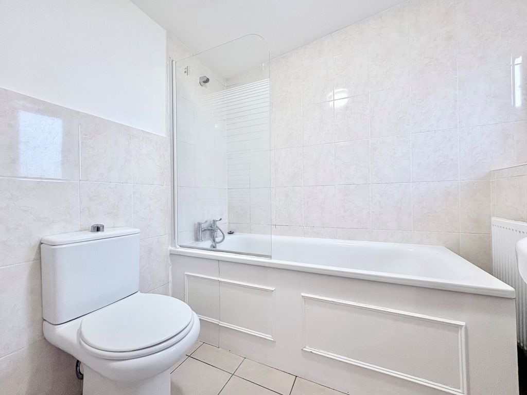 Property photo 3 of 6 Balcony