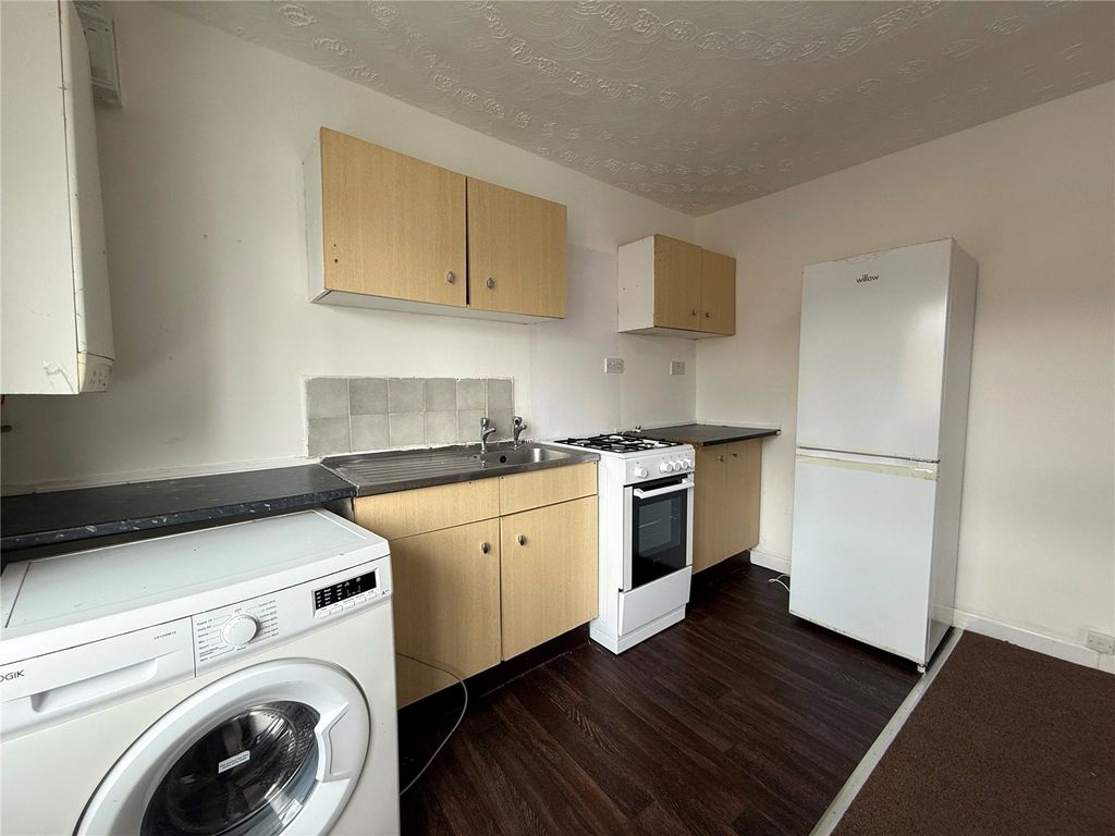 Property photo 3 of 11 Picture No. 02