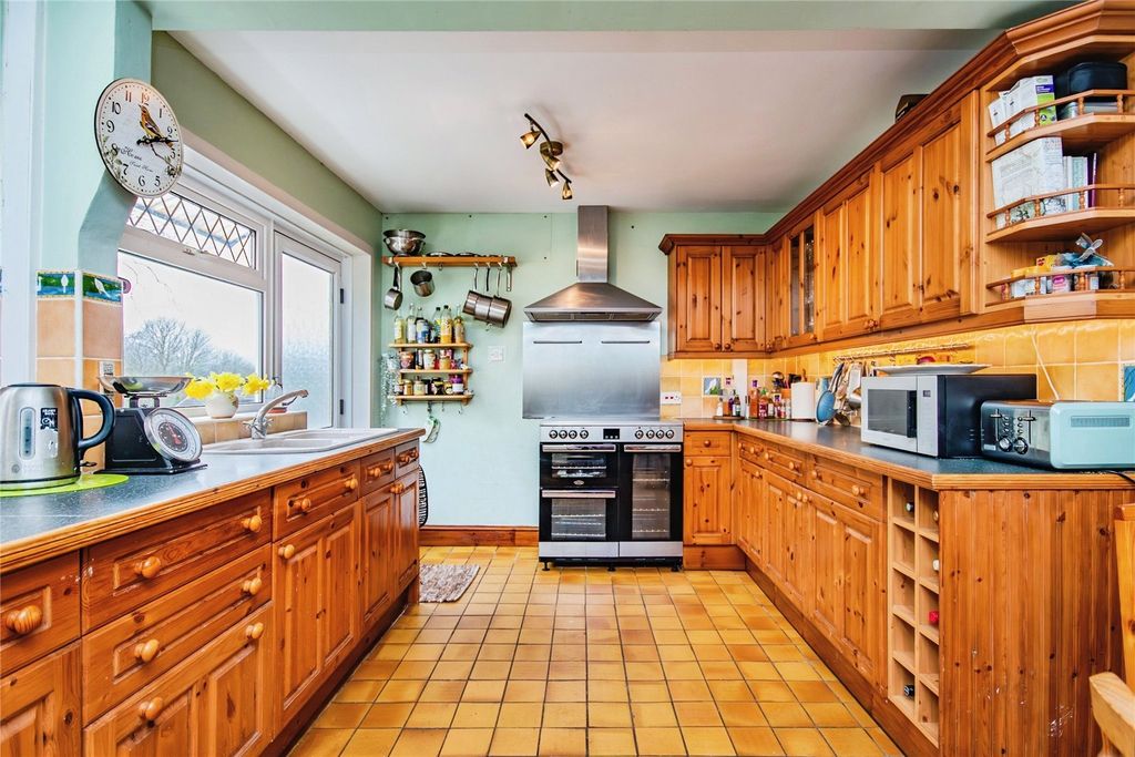 Property photo 2 of 47 Picture No. 91