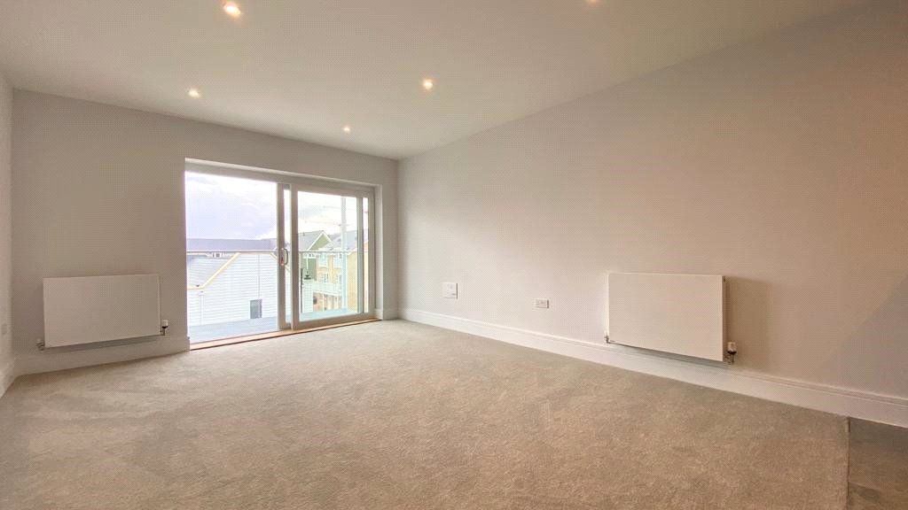 Property photo 3 of 9 Living/Dining Room