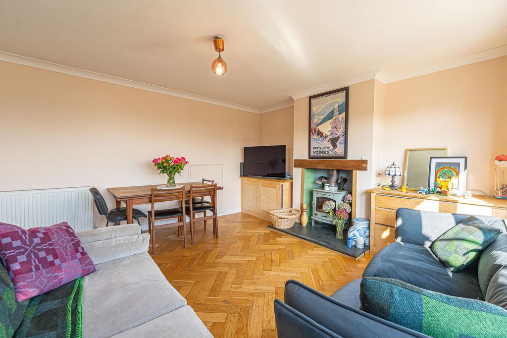 Property photo 3 of 48