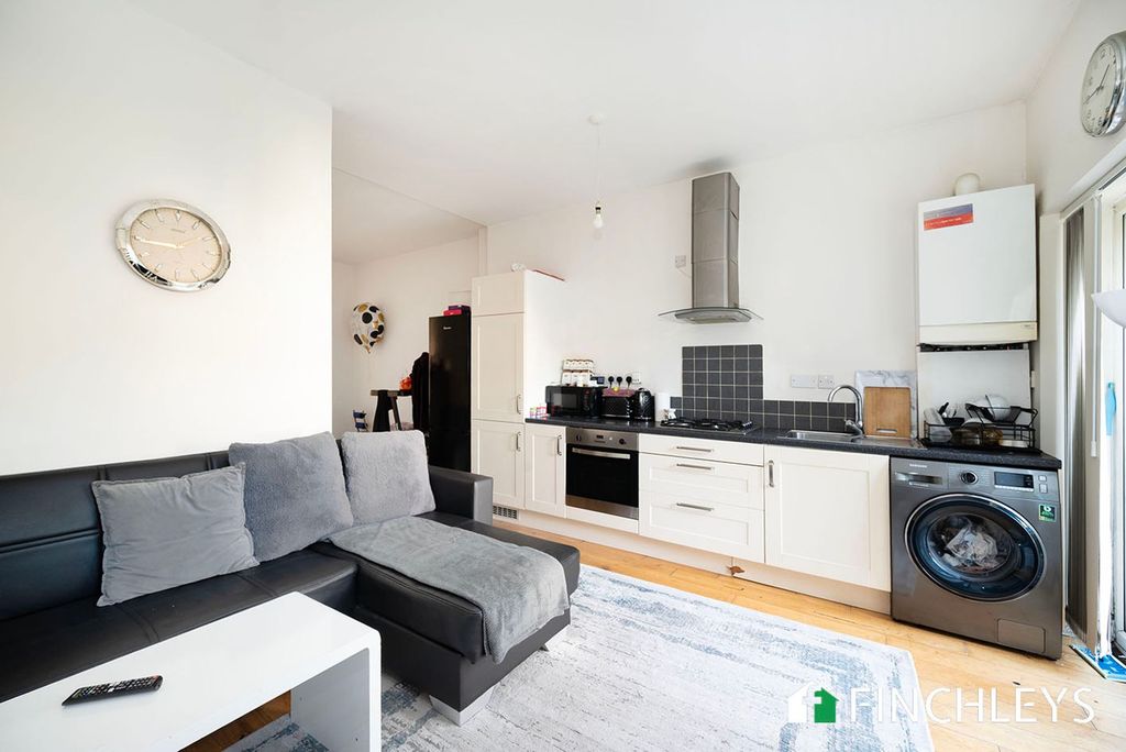 Property photo 3 of 9