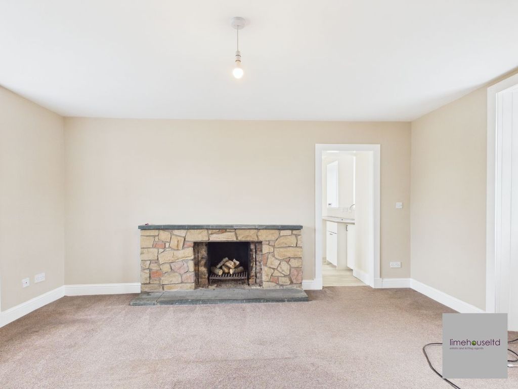 Property photo 3 of 25