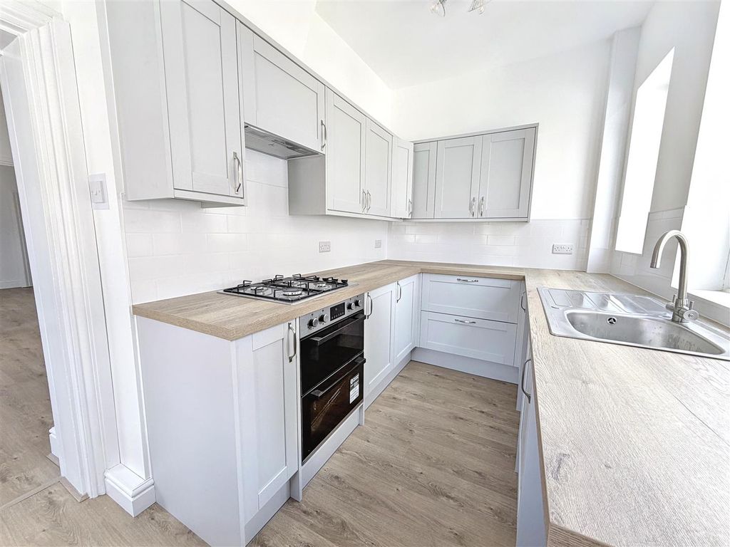 Property photo 2 of 18 Kitchen