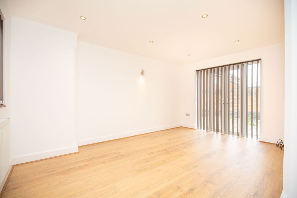 Property photo 3 of 13 Mw-8176