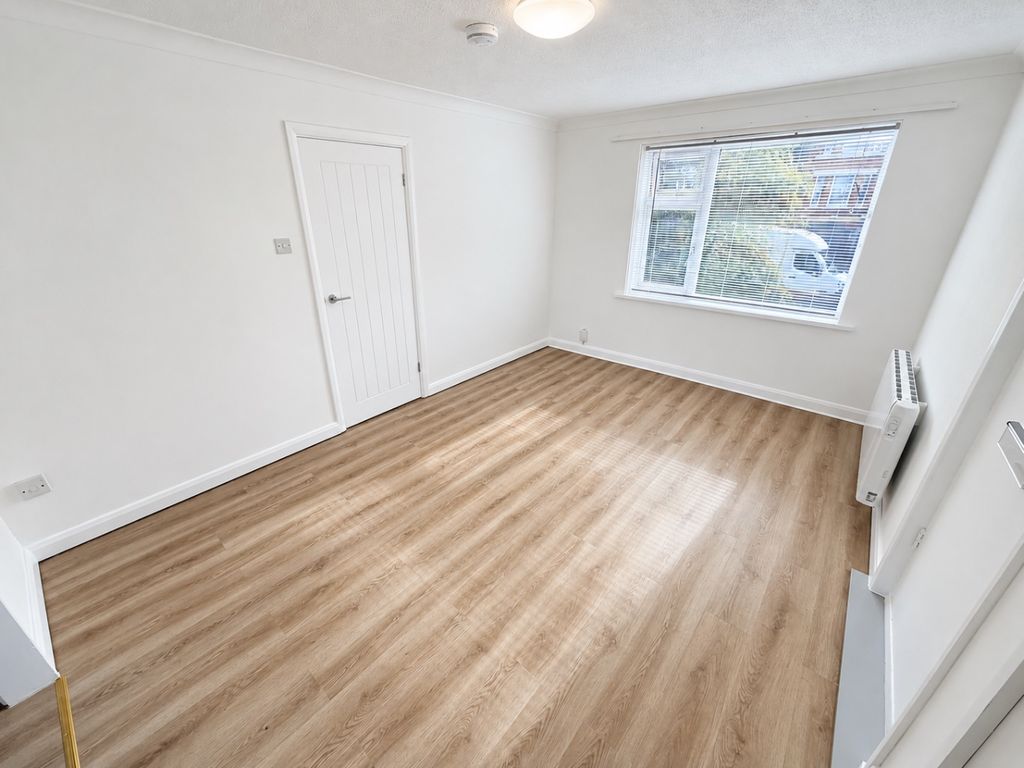 Property photo 2 of 5 5565082
