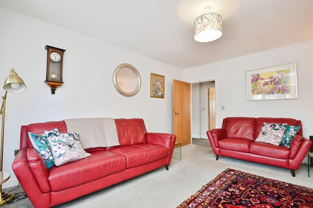 Property photo 3 of 23