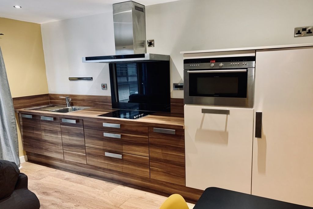 Property photo 3 of 8 Kitchen