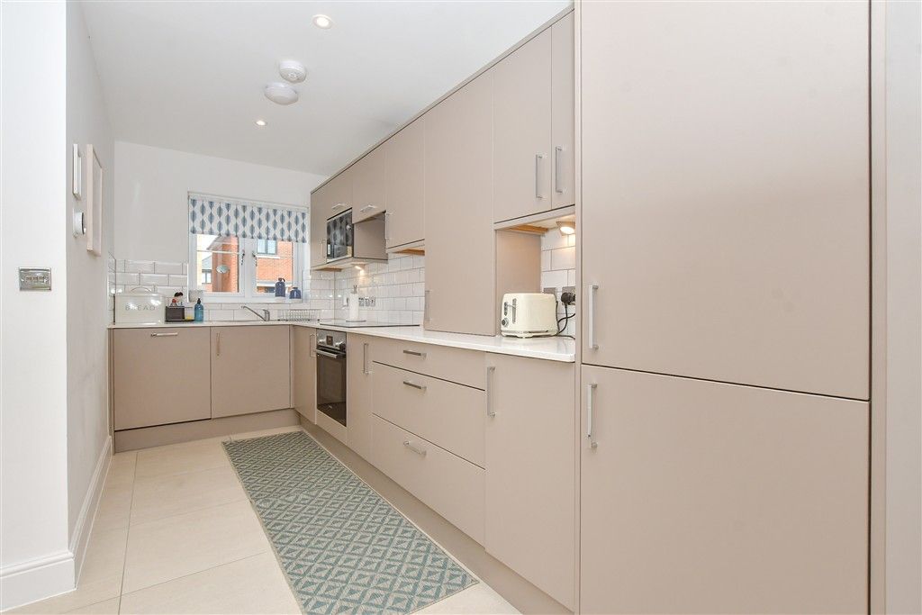 Property photo 3 of 14 Kitchen