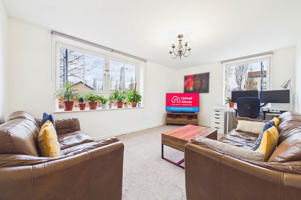 Property photo 2 of 21