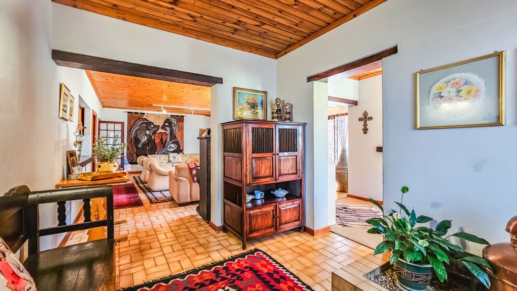 Property photo 2 of 25 Tk1711863