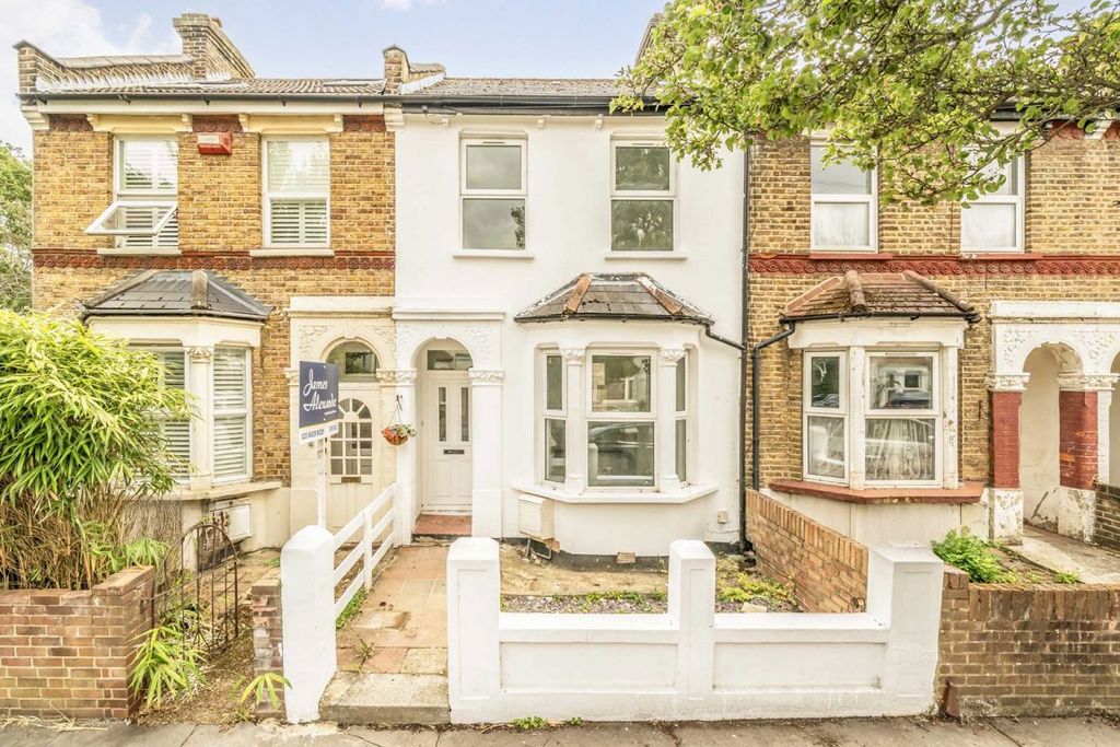 Property photo 1 of 6