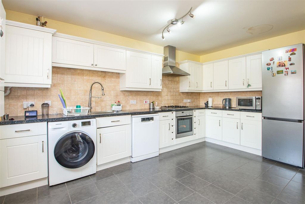 Property photo 2 of 15 3Tiern.Jpg