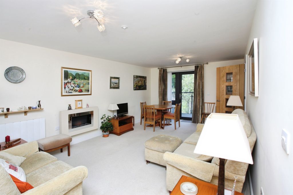 Property photo 2 of 13