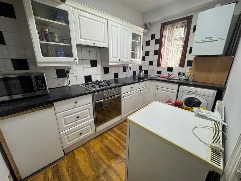 Property photo 2 of 3