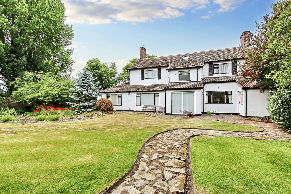 Property photo 1 of 28