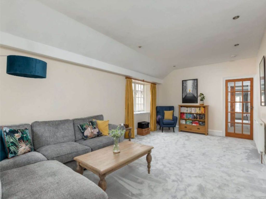 Property photo 1 of 13 Bedroom 1