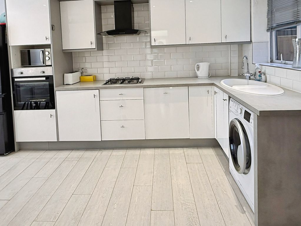 Property photo 3 of 26