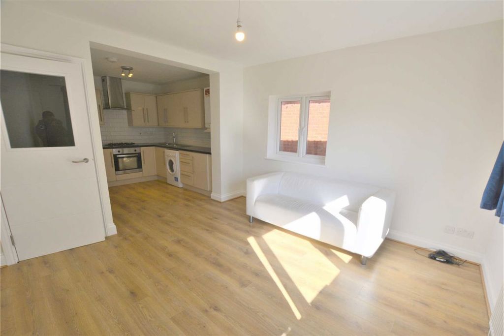 Property photo 2 of 6