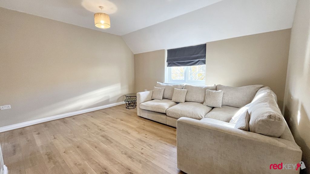 Property photo 2 of 8 Lounge