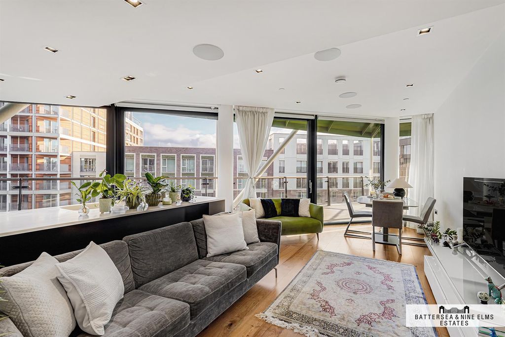 Property photo 1 of 25