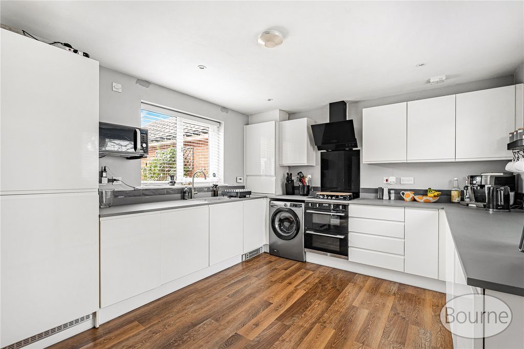 Property photo 3 of 23 Picture No. 02