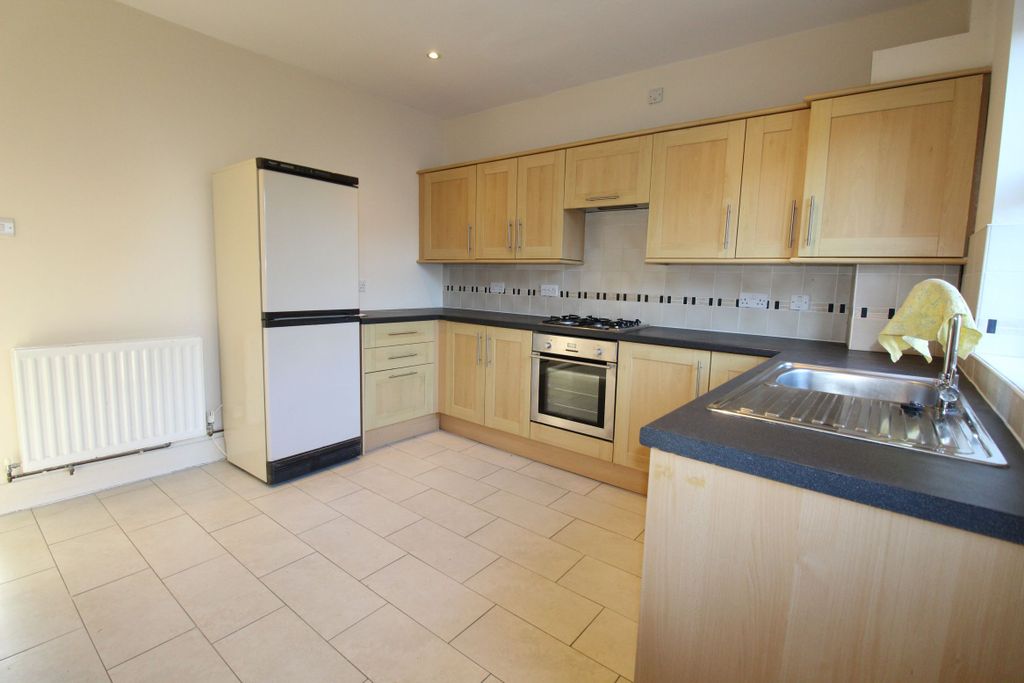 Property photo 3 of 9 Kitchen