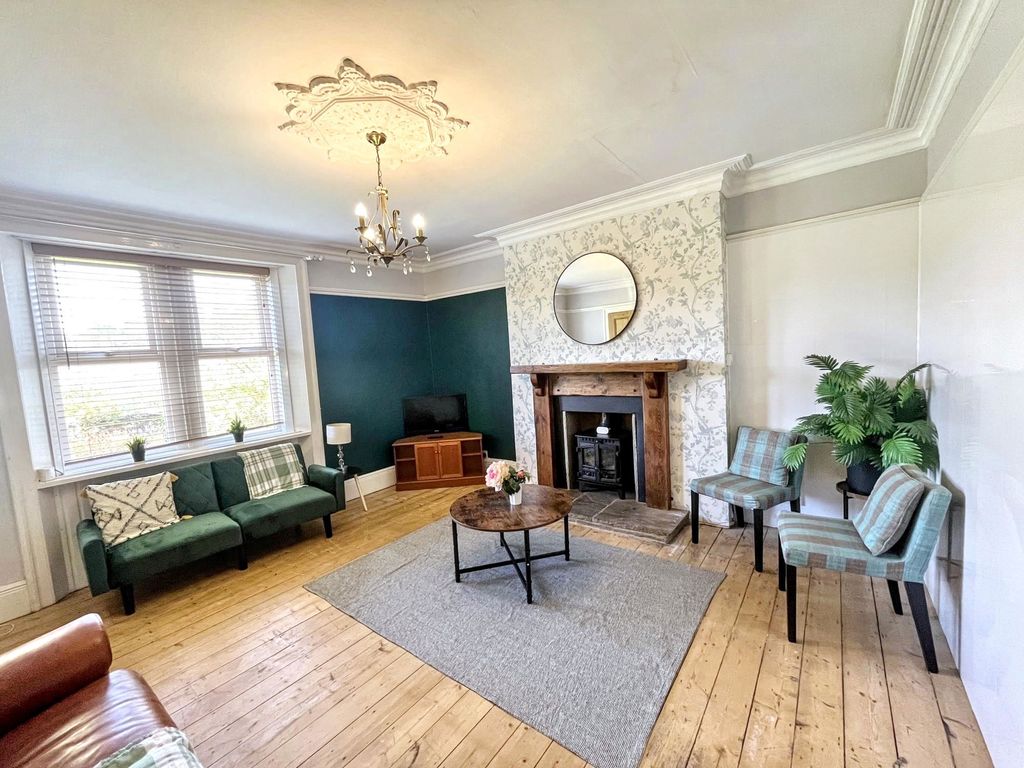 Property photo 3 of 24