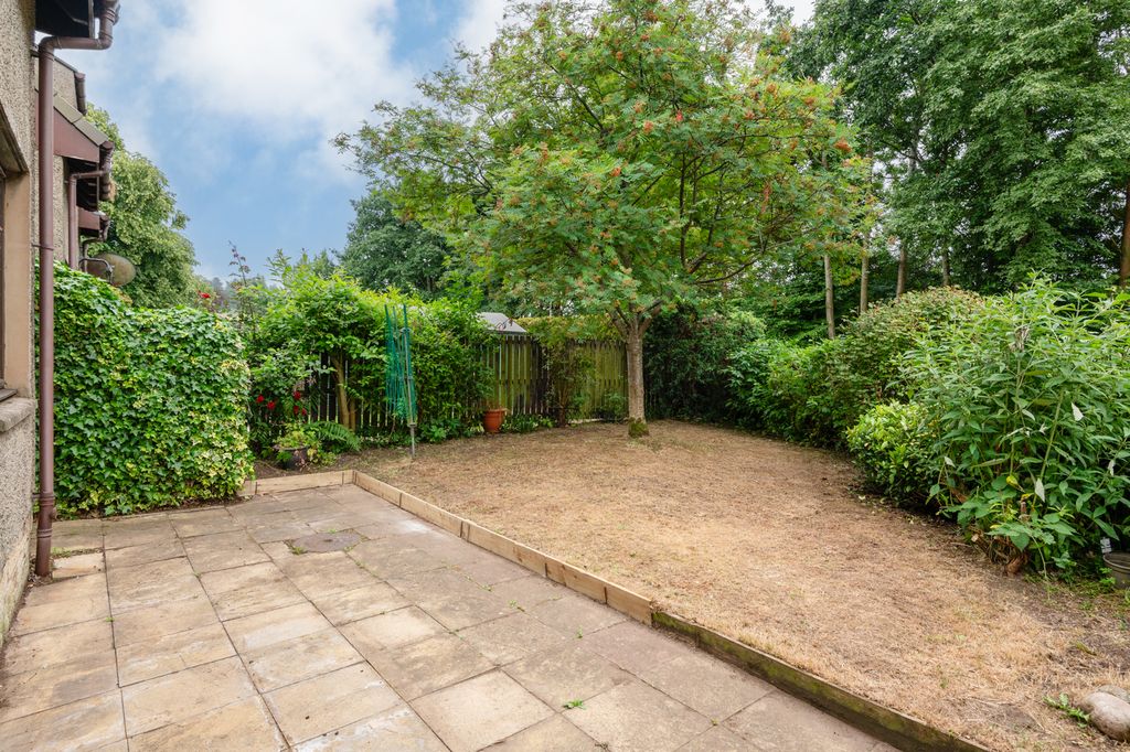 Property photo 3 of 37