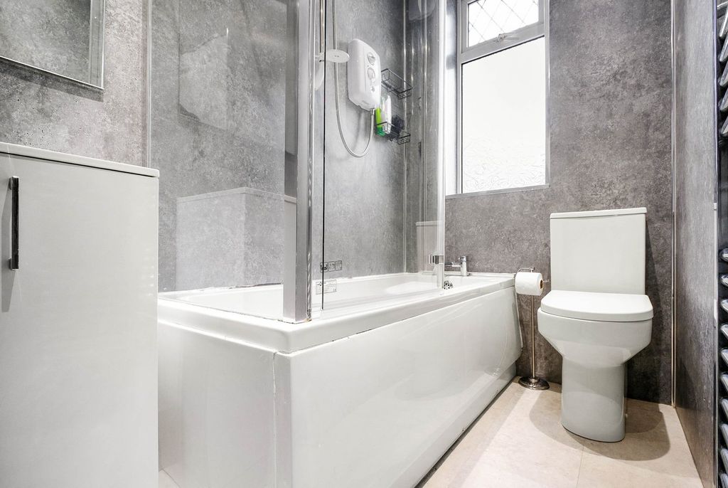 Property photo 3 of 23