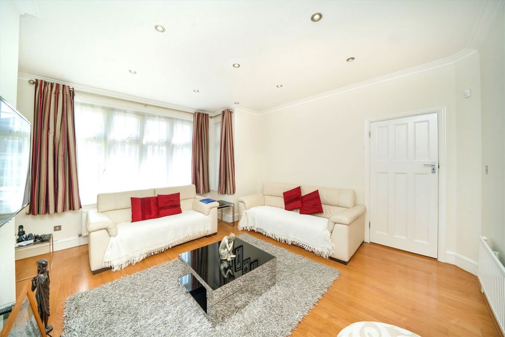 Property photo 2 of 9