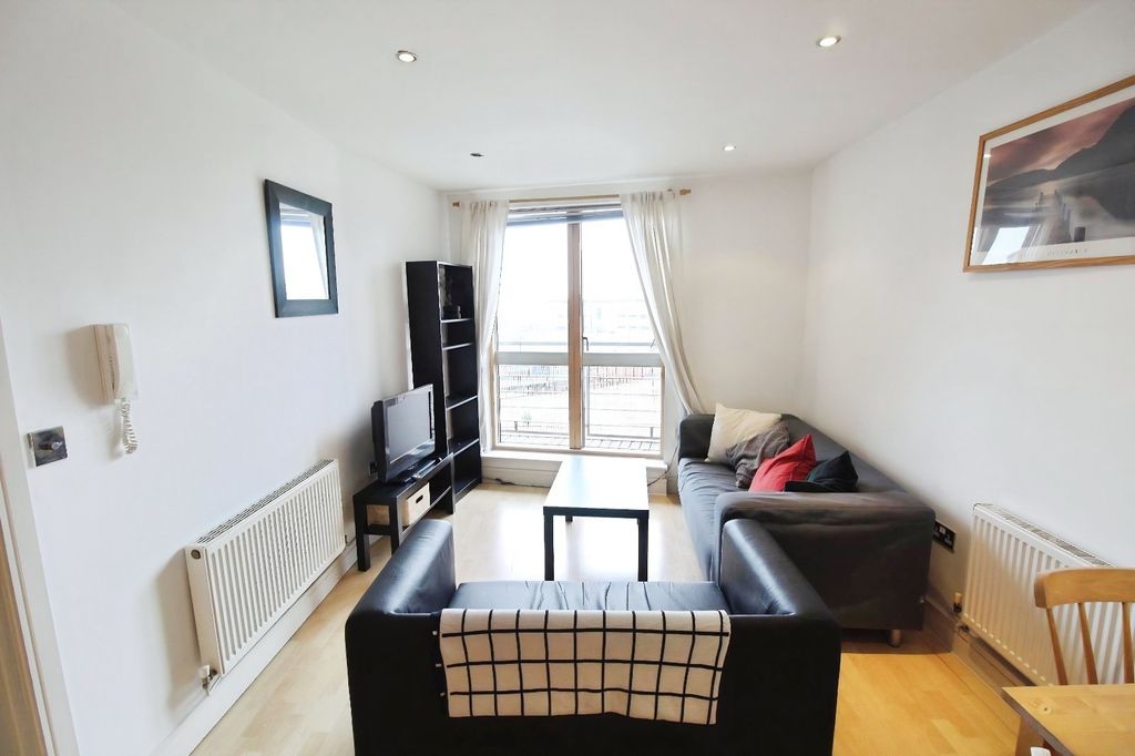 Property photo 2 of 8 Picture No. 18