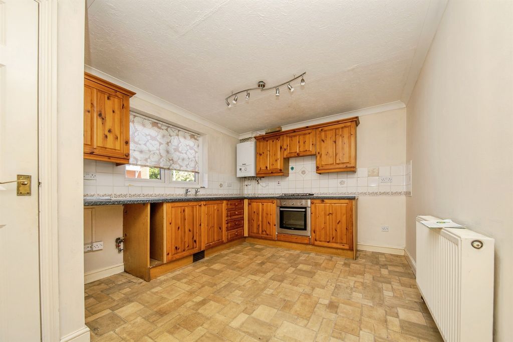 Property photo 3 of 11