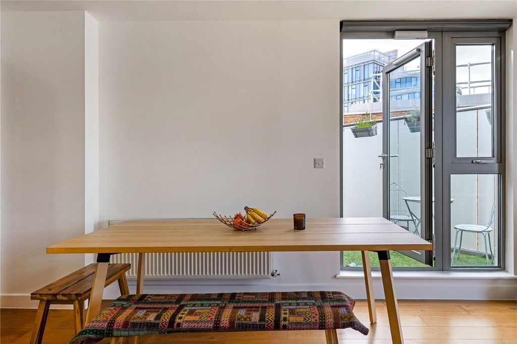 Property photo 3 of 15 Dining Area