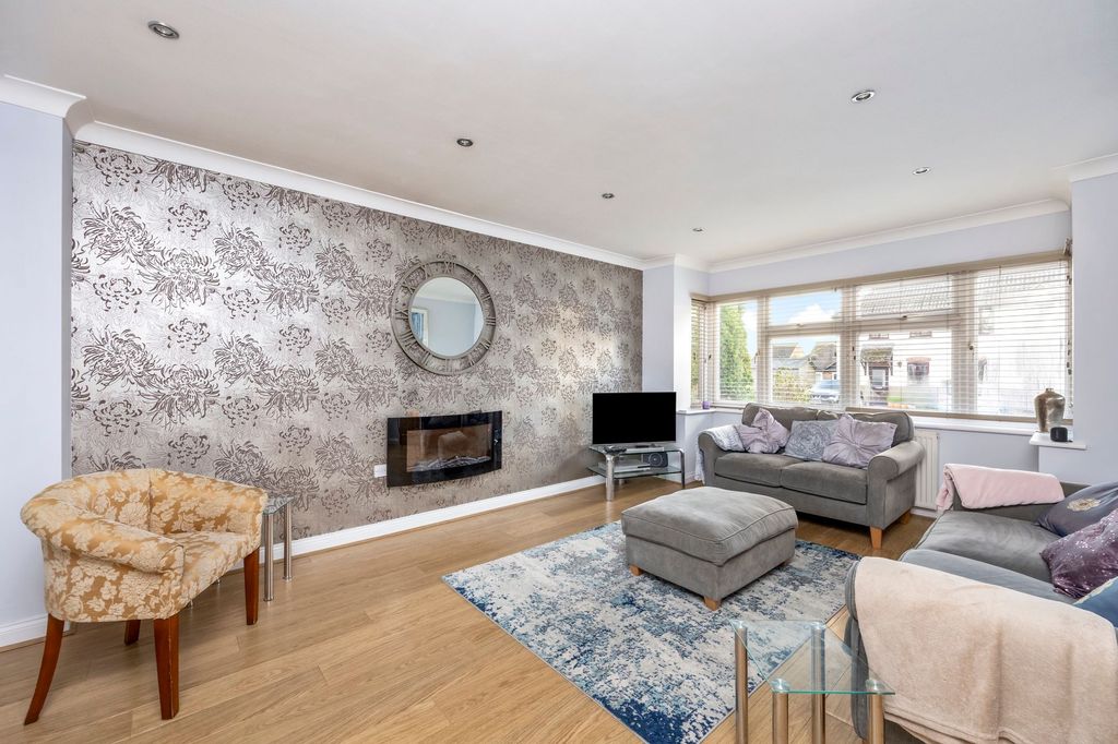 Property photo 3 of 24