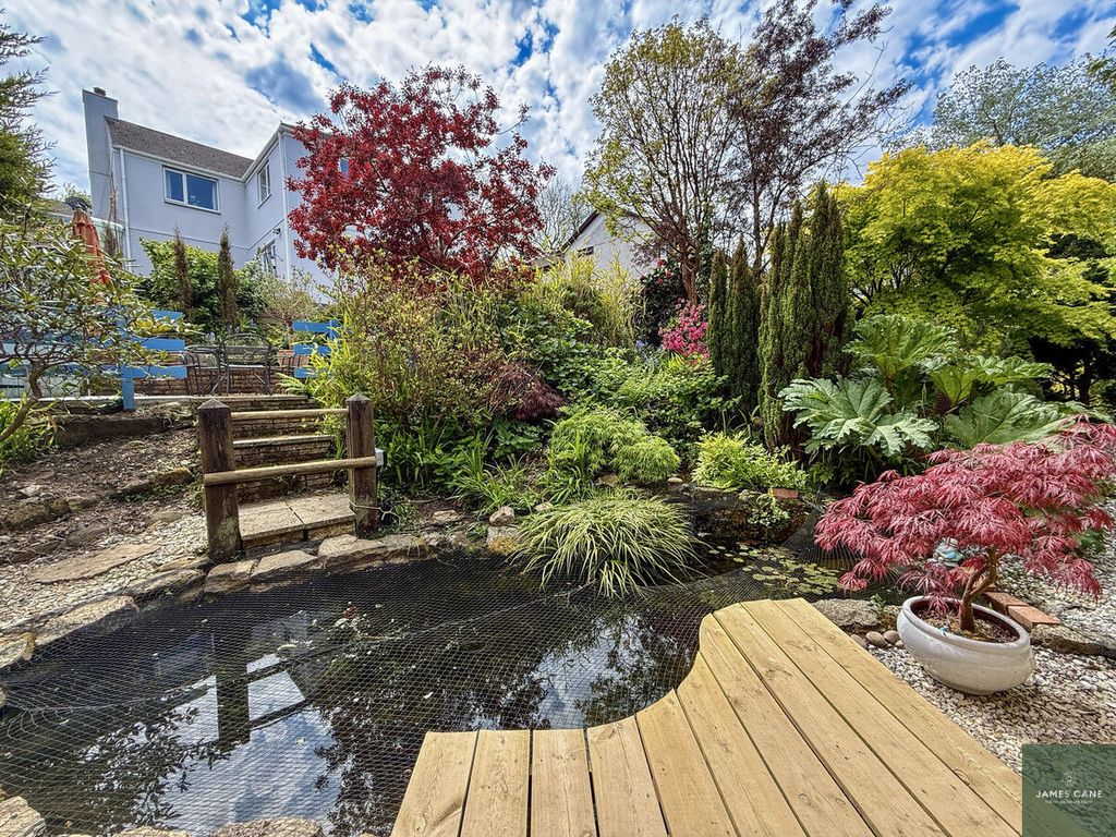 Property photo 3 of 27
