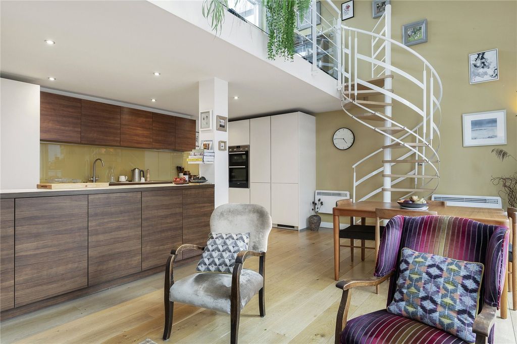 Property photo 2 of 17 Reception Room