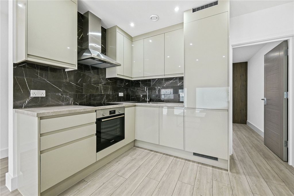 Property photo 2 of 14 Picture No. 06