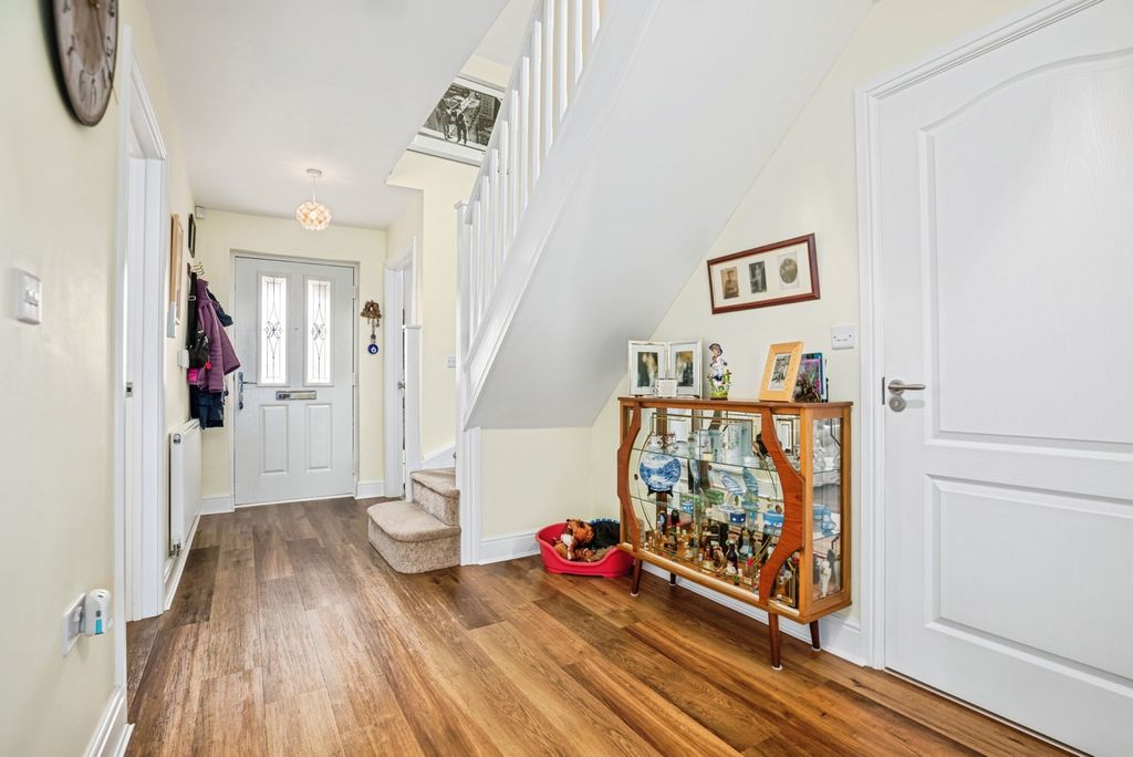 Property photo 3 of 19 Pbox-Img.Jpg