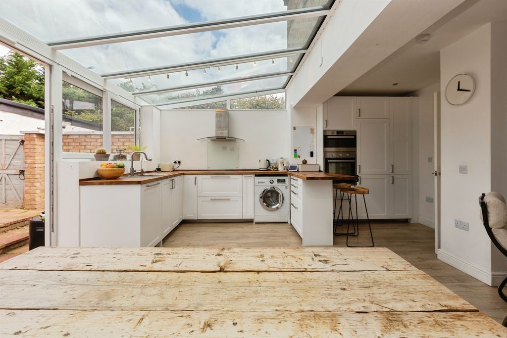 Property photo 3 of 16 Kitchen/Dining Room