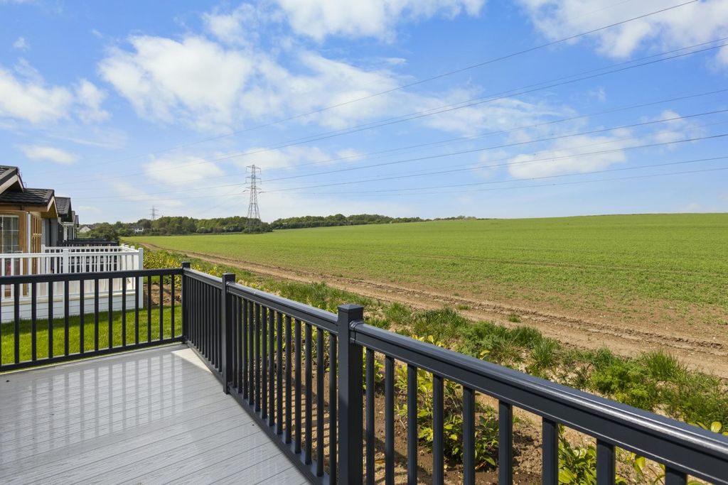 Property photo 2 of 12 9E83d16c7E4733B4c240Afdeced2B84c0364F5581A8c9021d2